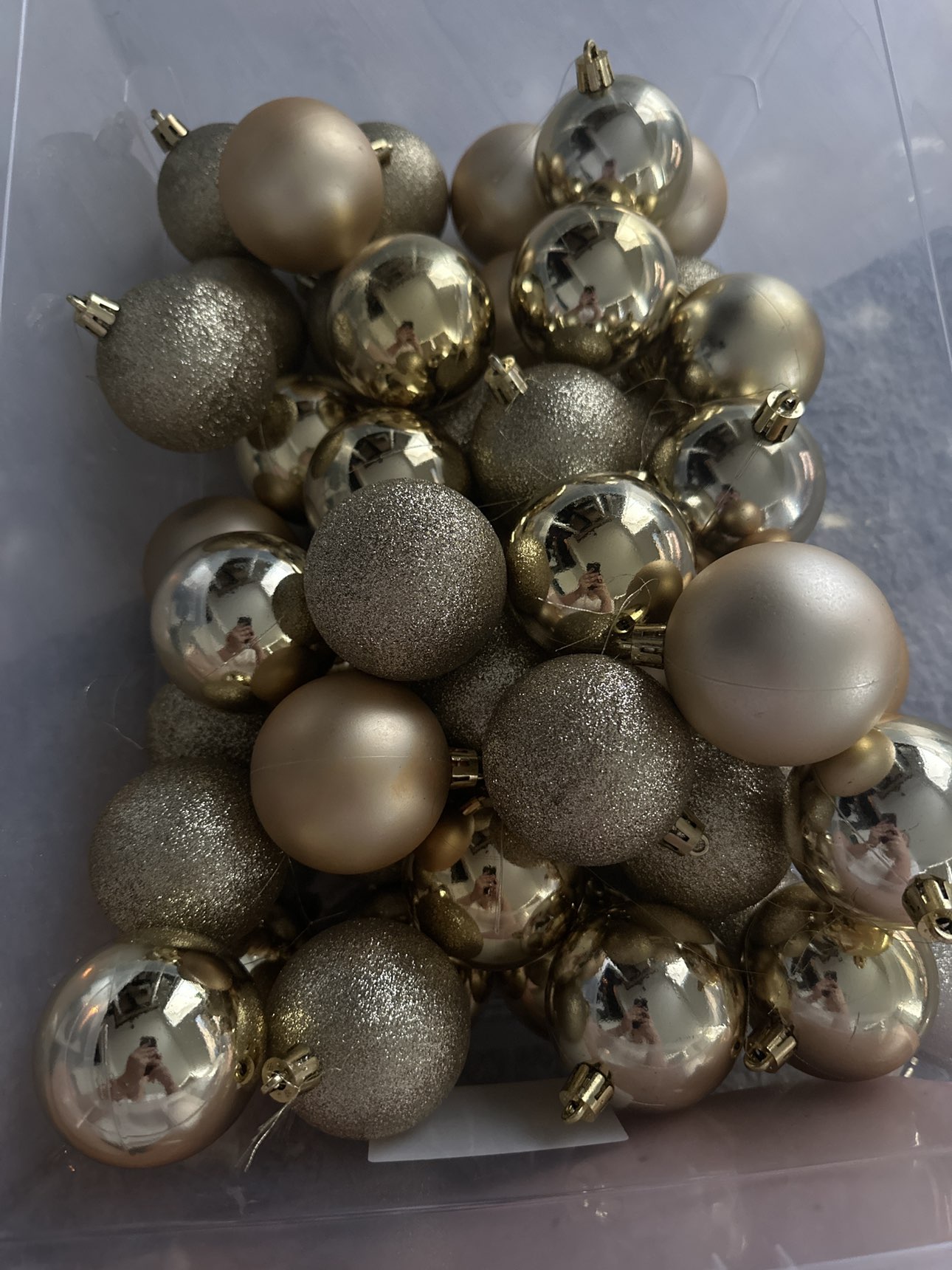 100 Gold and red Christmas ornaments - photo 2