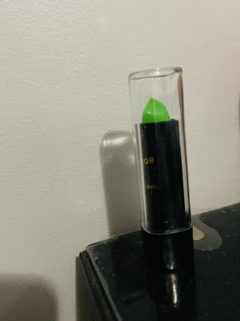 Color changing lip tint