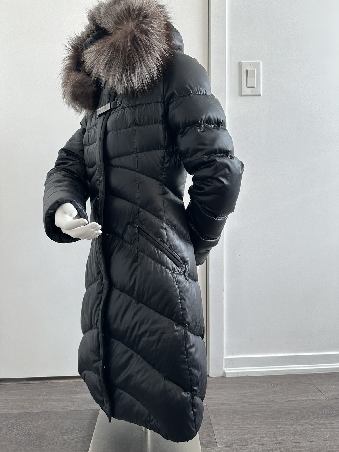 Winter Down Jacket with the real fur trim. - photo 2