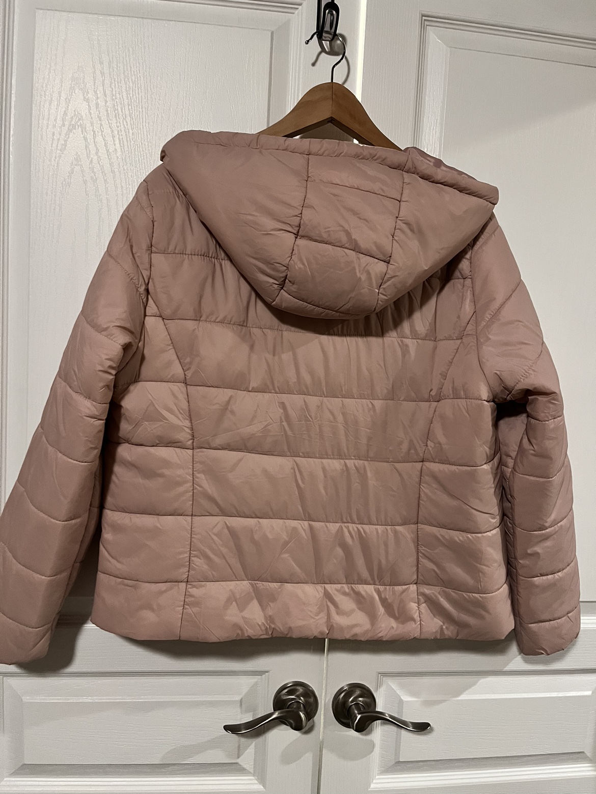 H&M brand new bomber jacket image indicator(2)