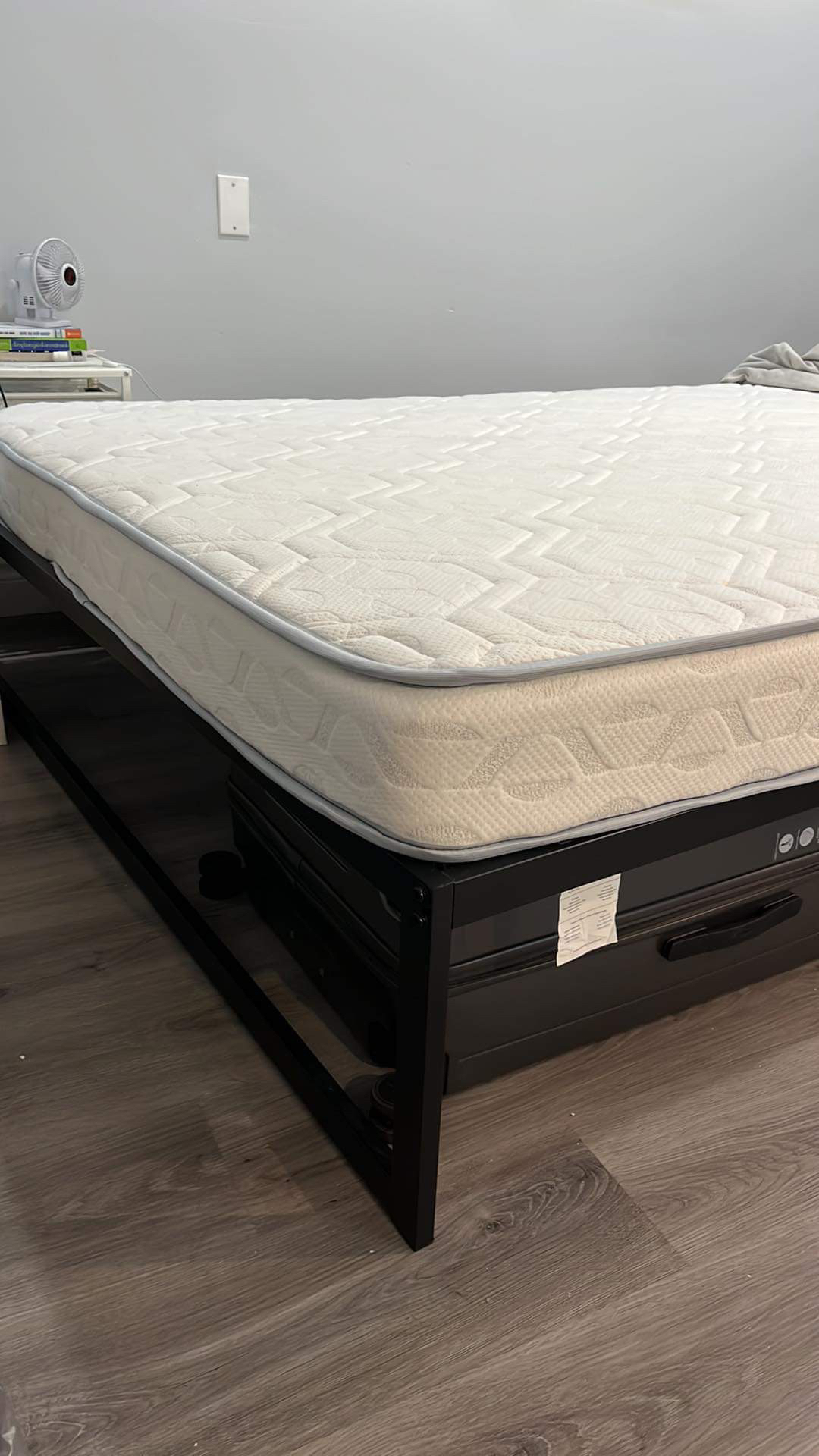 Queen mattress - photo 2