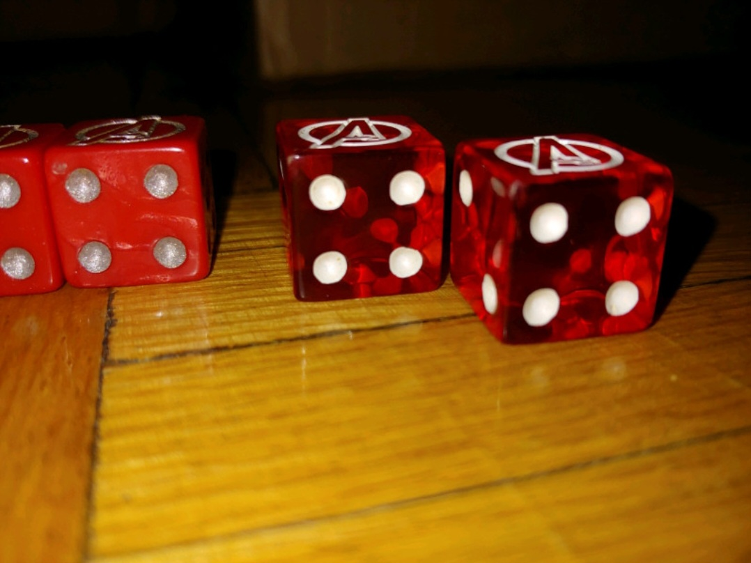 6 Avengers Dice & 12 Token - photo 5