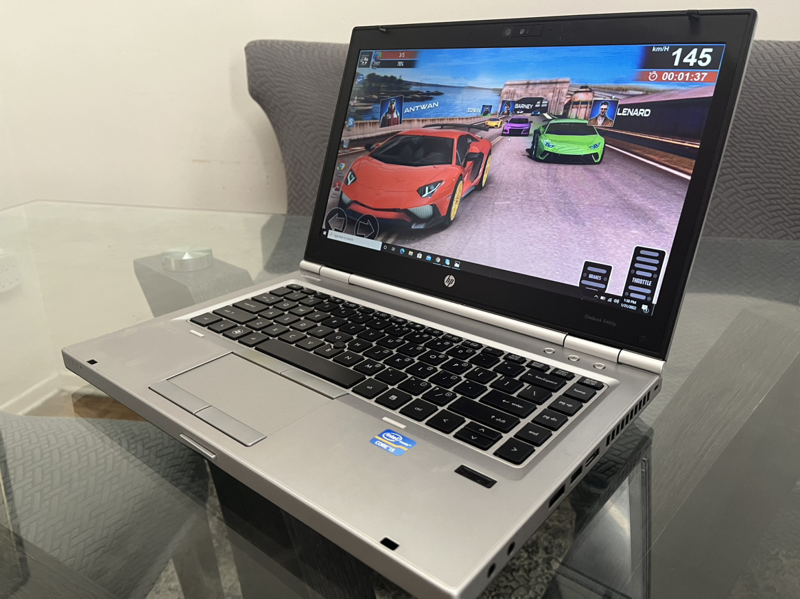 8 gig Ram i7 Core 500 gig storage drive HP Elitebook no camera