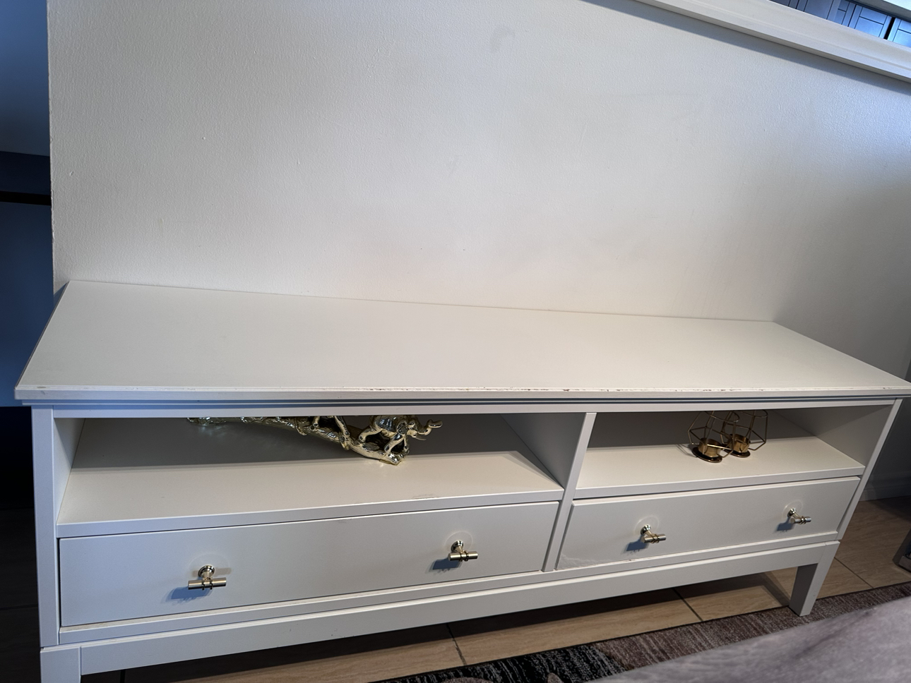 Tv table for 70 inch tvs image indicator(4)