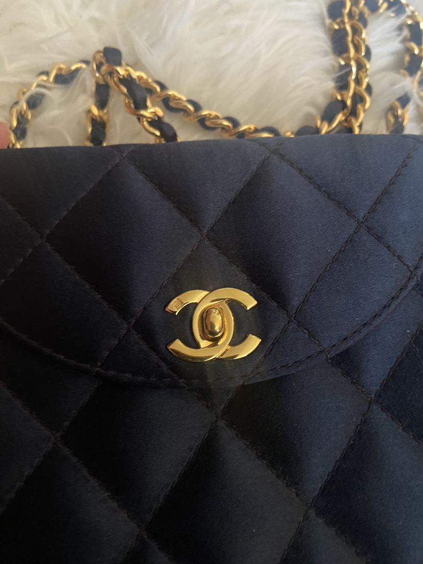CHANEL vintage satin quilted evening bag Authentic image indicator(7)