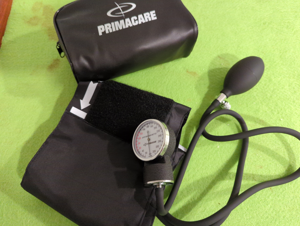 manual blood pressure reader