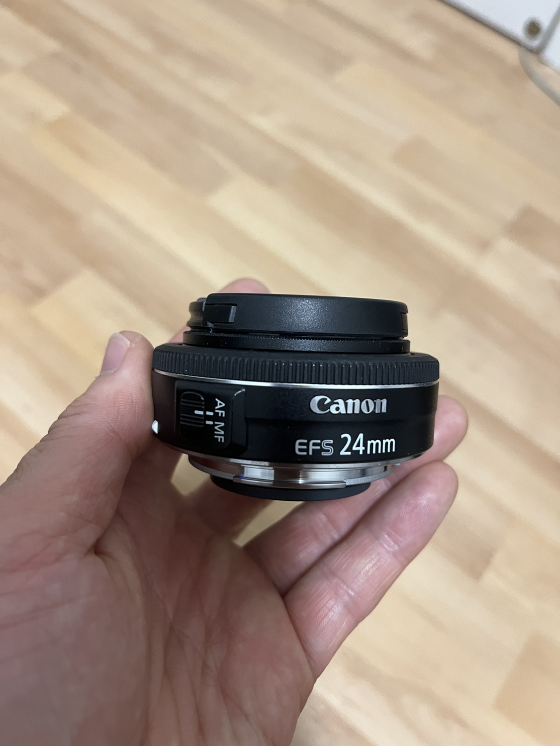 Canon dslr lens Canon ef-s 24mm f/2.8