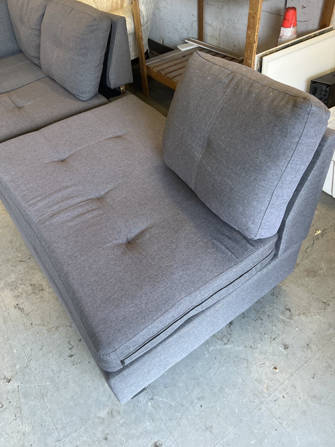 Couch - photo 2