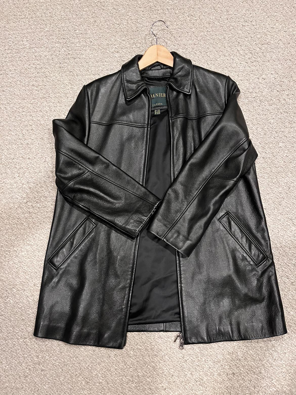 Ladies Danier Leather 3/4 Leather Jacket image indicator(3)