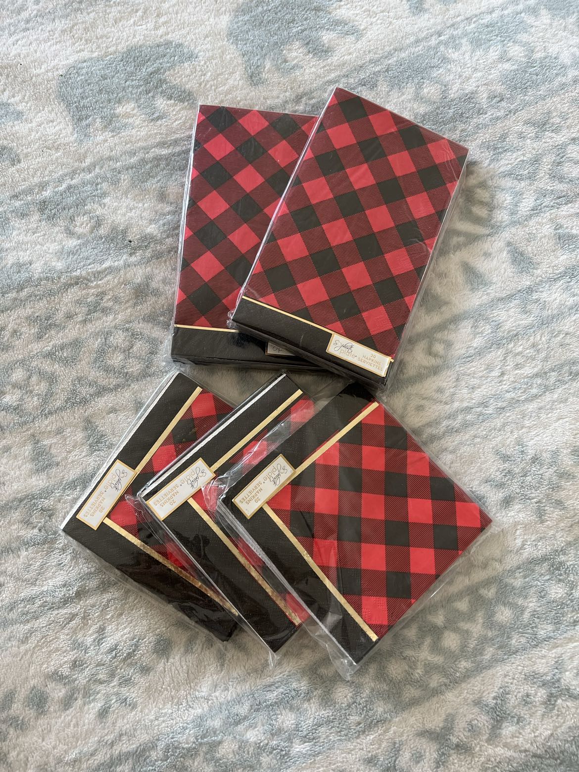 Black and red paper napkins thumbnail