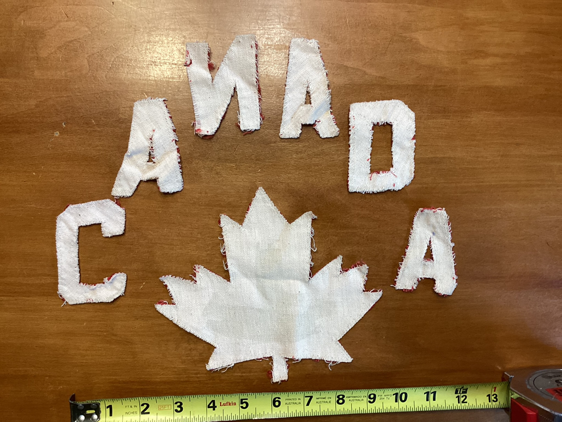 Rare 1968 CANADA OLYMPIC HOCKEY TEAM CREST from ORIGINAL SWEATER image indicator(7)