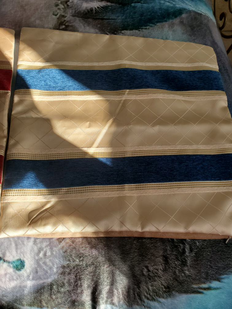 "Brand New" 3 Large 16" Pillow Covers image indicator(3)