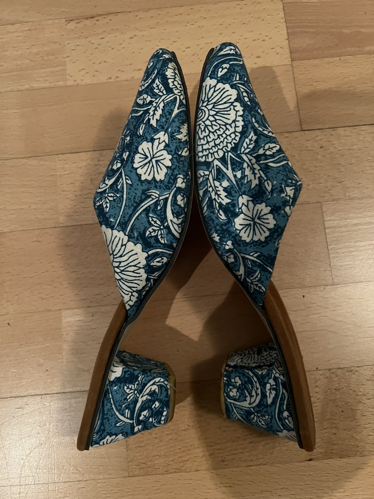 Women’s footwear - Printed blue and white floral - Jutti style thumbnail