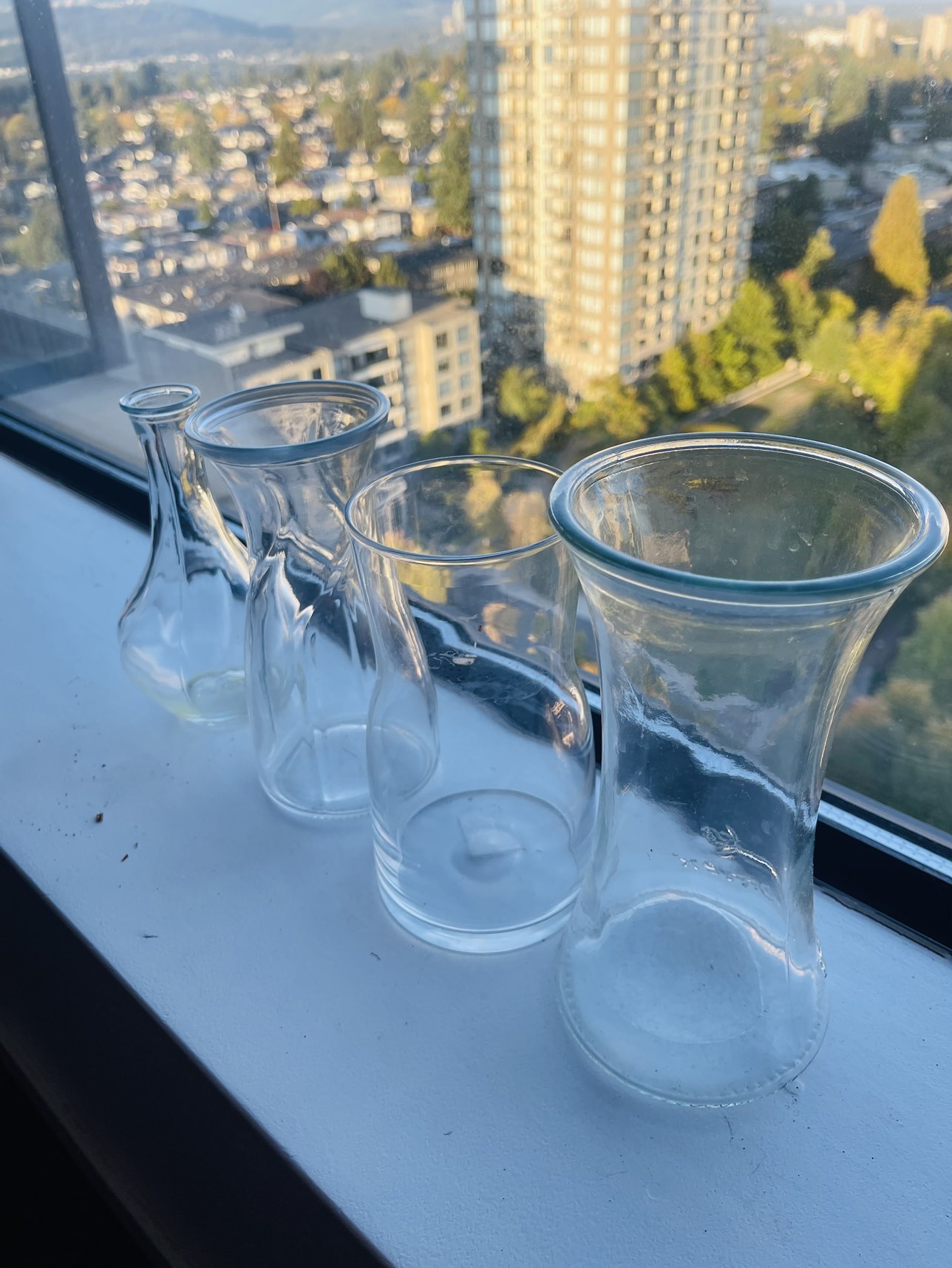 4 Flower Vases - photo 2