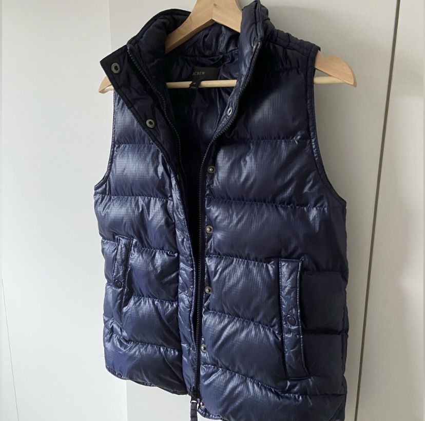 J Crew Women’s navy puffy vest size XS thumbnail