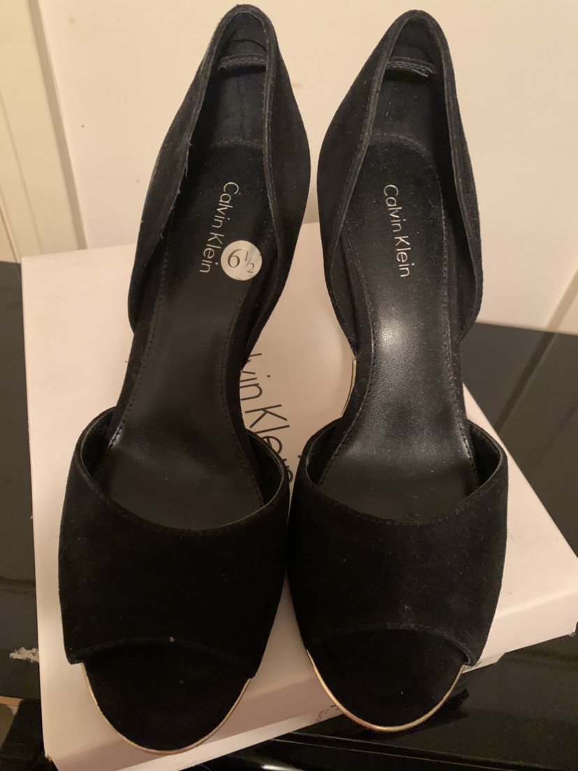 Calvin Klein image indicator(2)