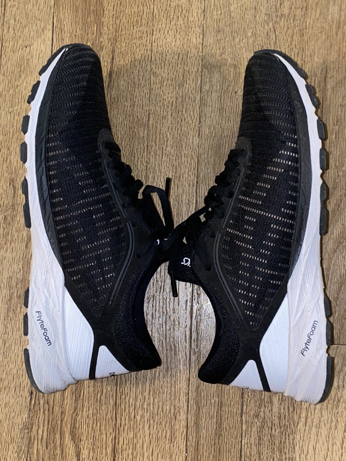 Women running shoes - photo 3