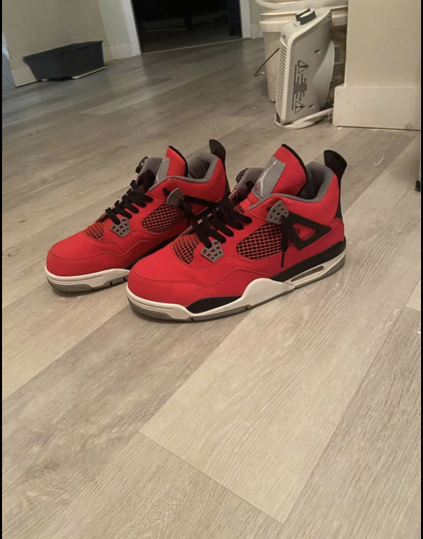 Jordan 4 toro bravo