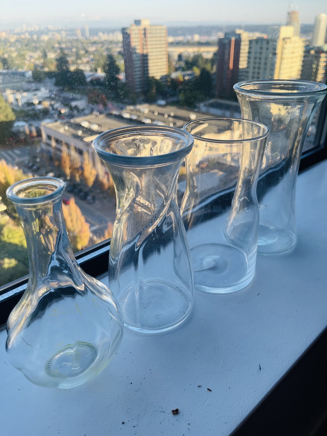 4 Flower Vases - photo 3