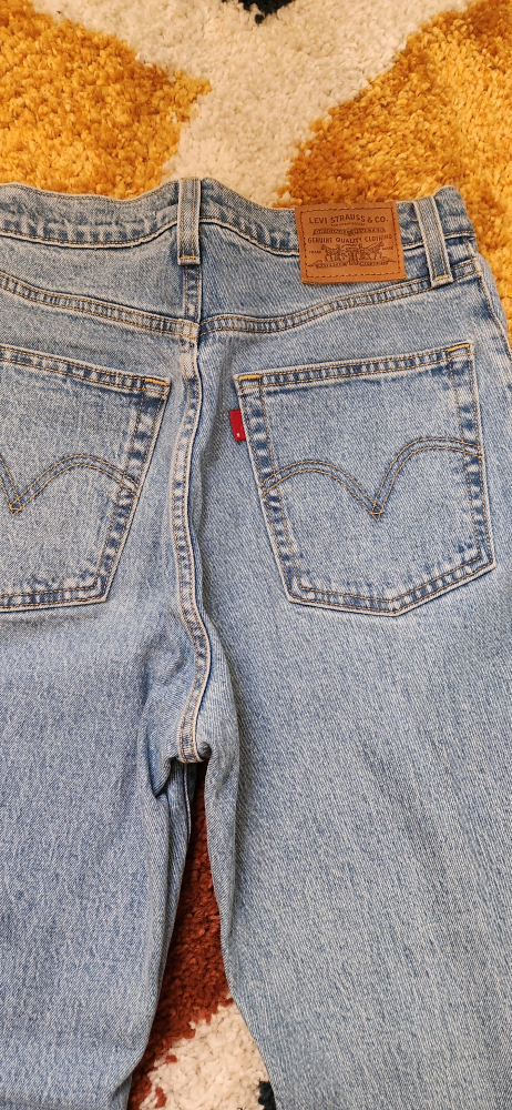 Levi's Jean's, ribcage straight size 27 image indicator(5)