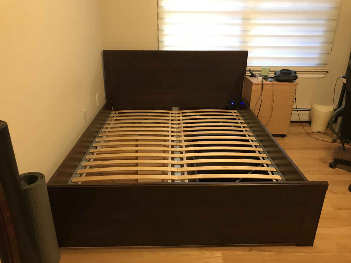 Queen size bed frame - photo 2