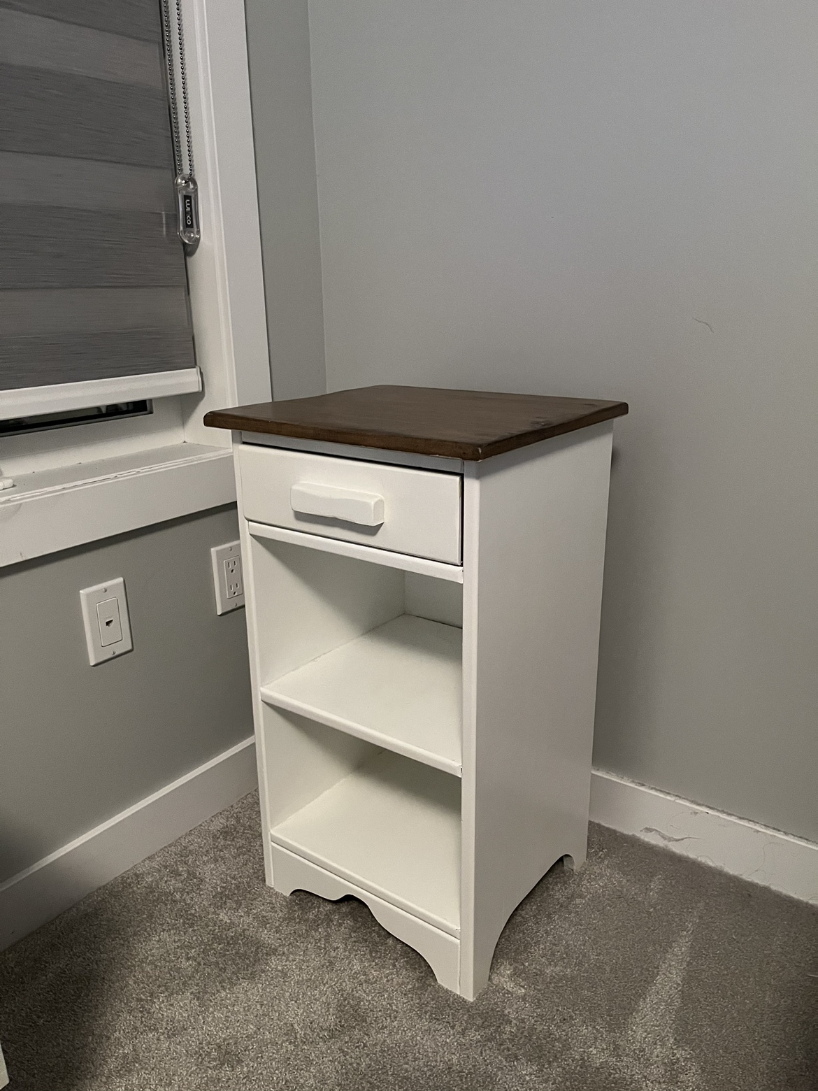 White night stand - photo 2