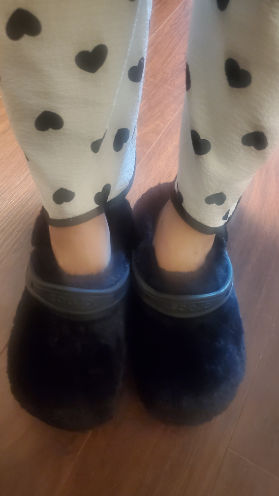 Crocs fur sure thumbnail