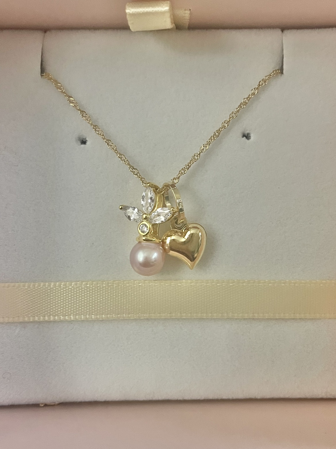 18K Gold Necklace with Heart Pendant & Freshwater Pearl thumbnail