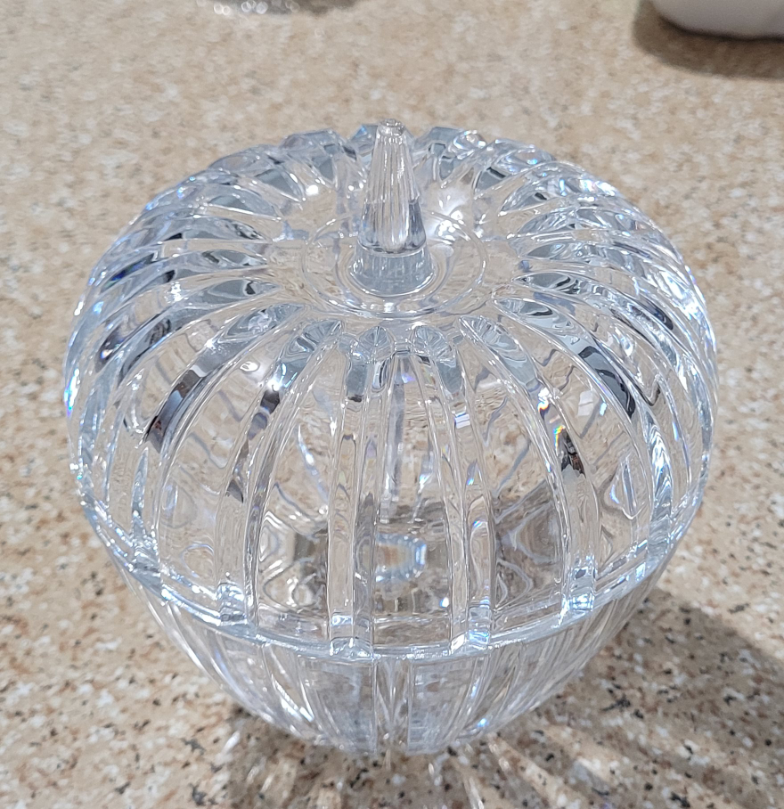 Crystal candy holder