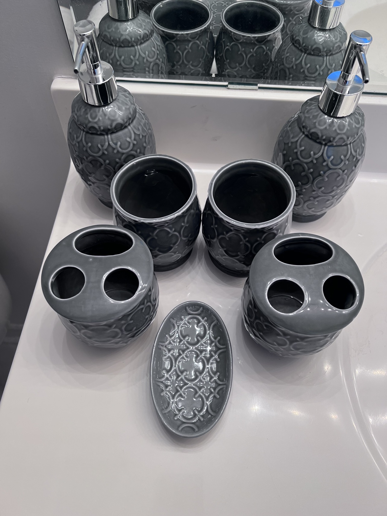 2 bathroom sets for $15 each - photo 2