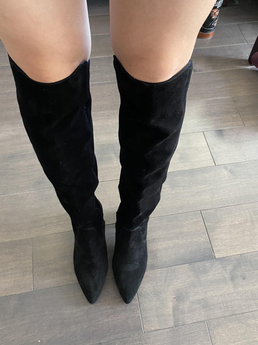 Le chateau knee high boots