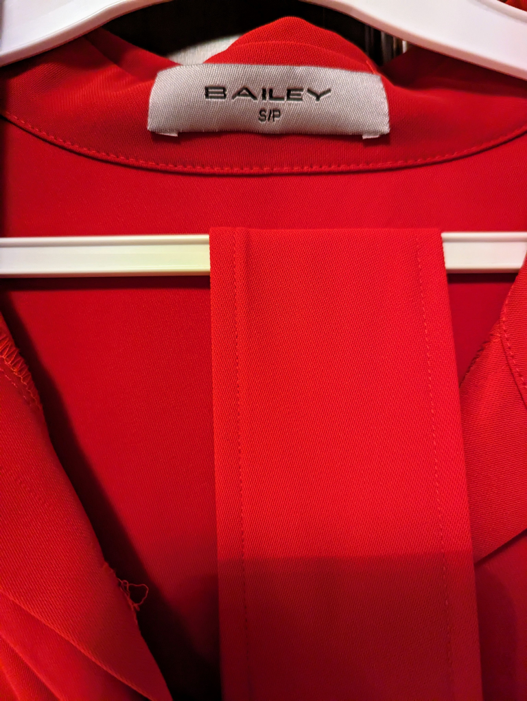 Lady in red ... Bailey original image indicator(3)