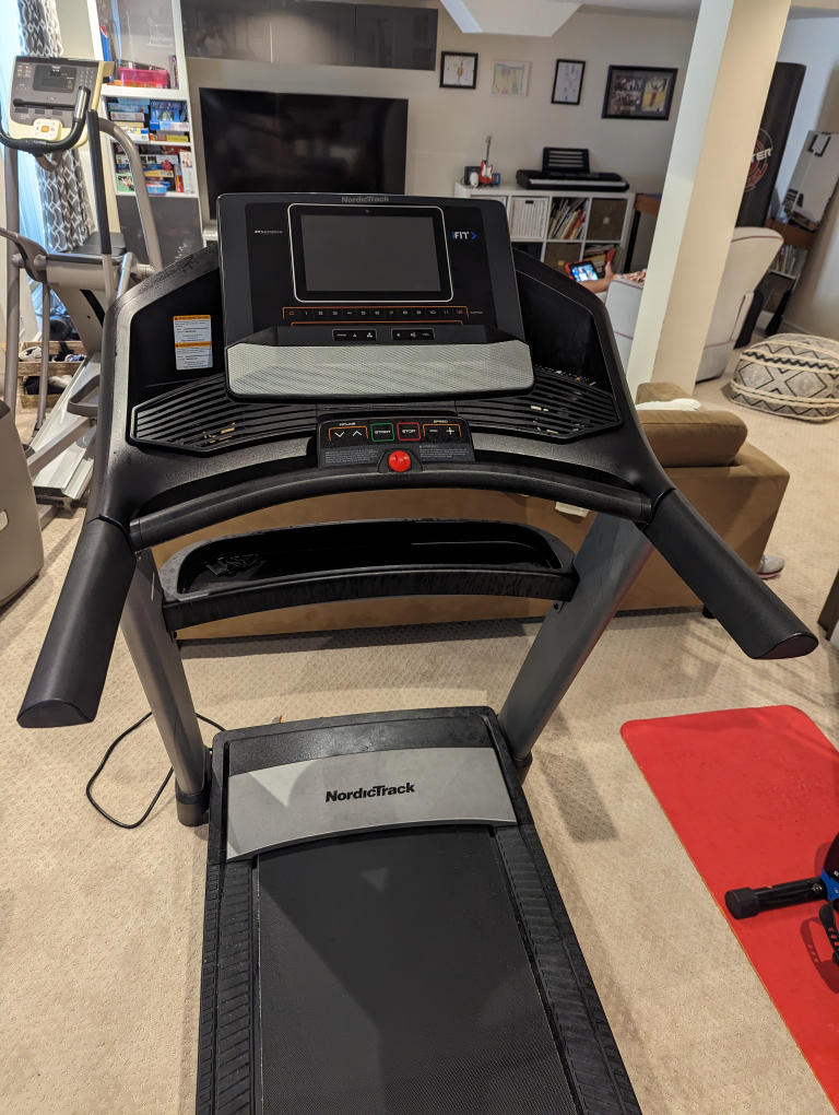 NordicTrack Elite 1000 Treadmill - photo 3