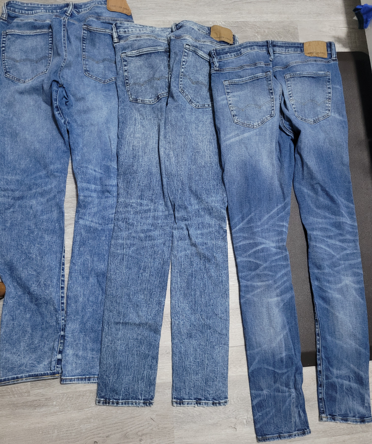 American Eagle 34x36-  All 3 pairs (delivery available) image indicator(2)