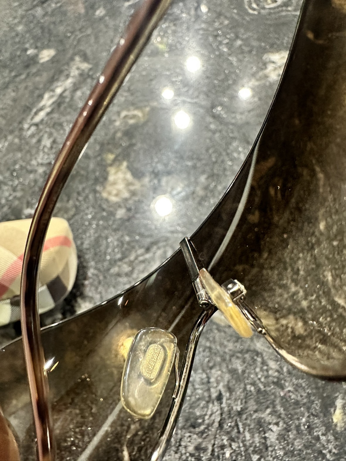 Burberry unisex sunglasses in fantastic condition - photo 3