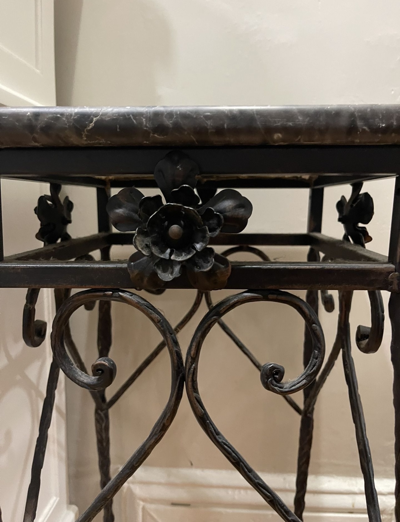 Vantage Plant Stand whit Marble Top - photo 3