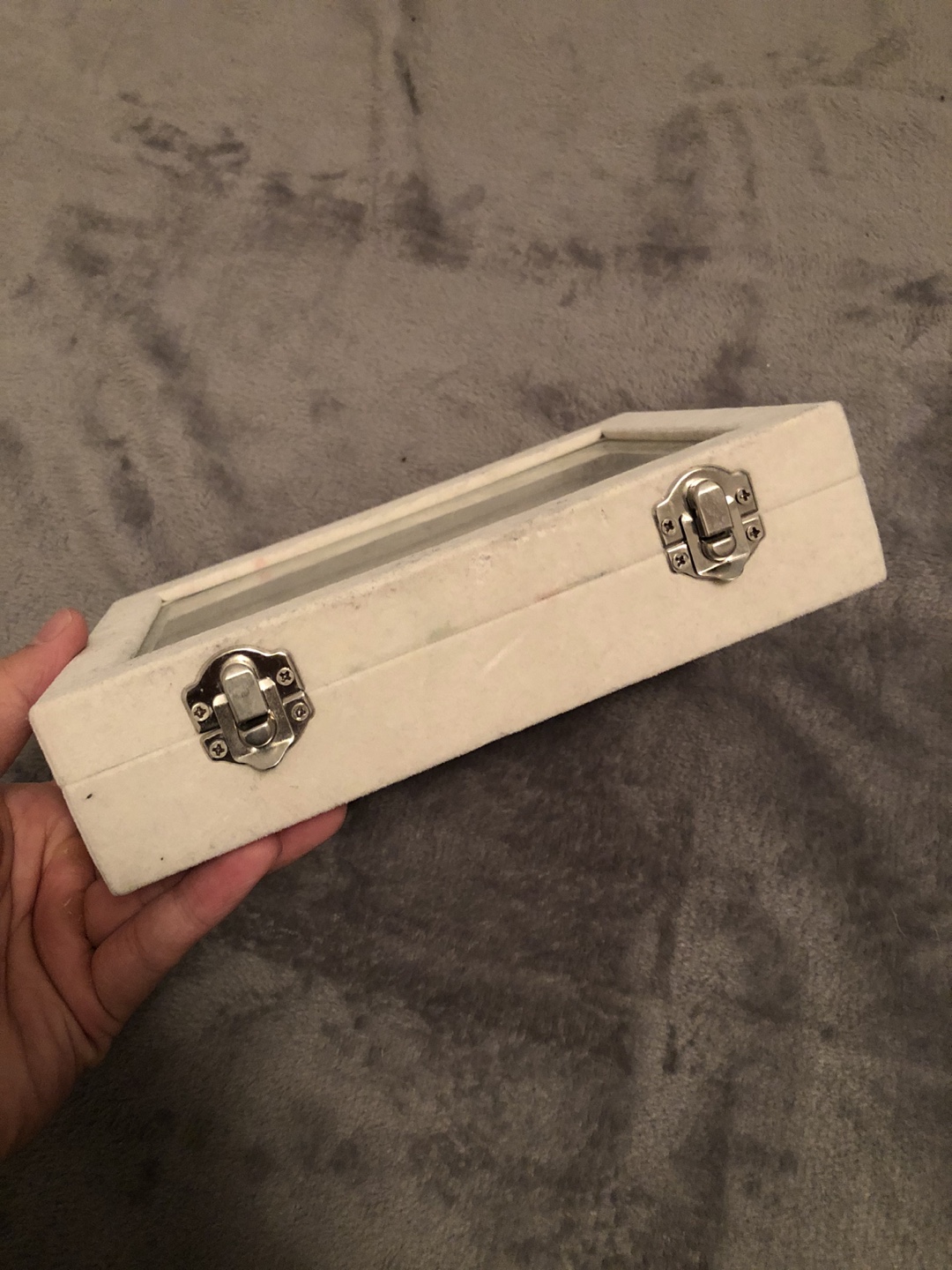 Suede jewelry box rings image indicator(4)