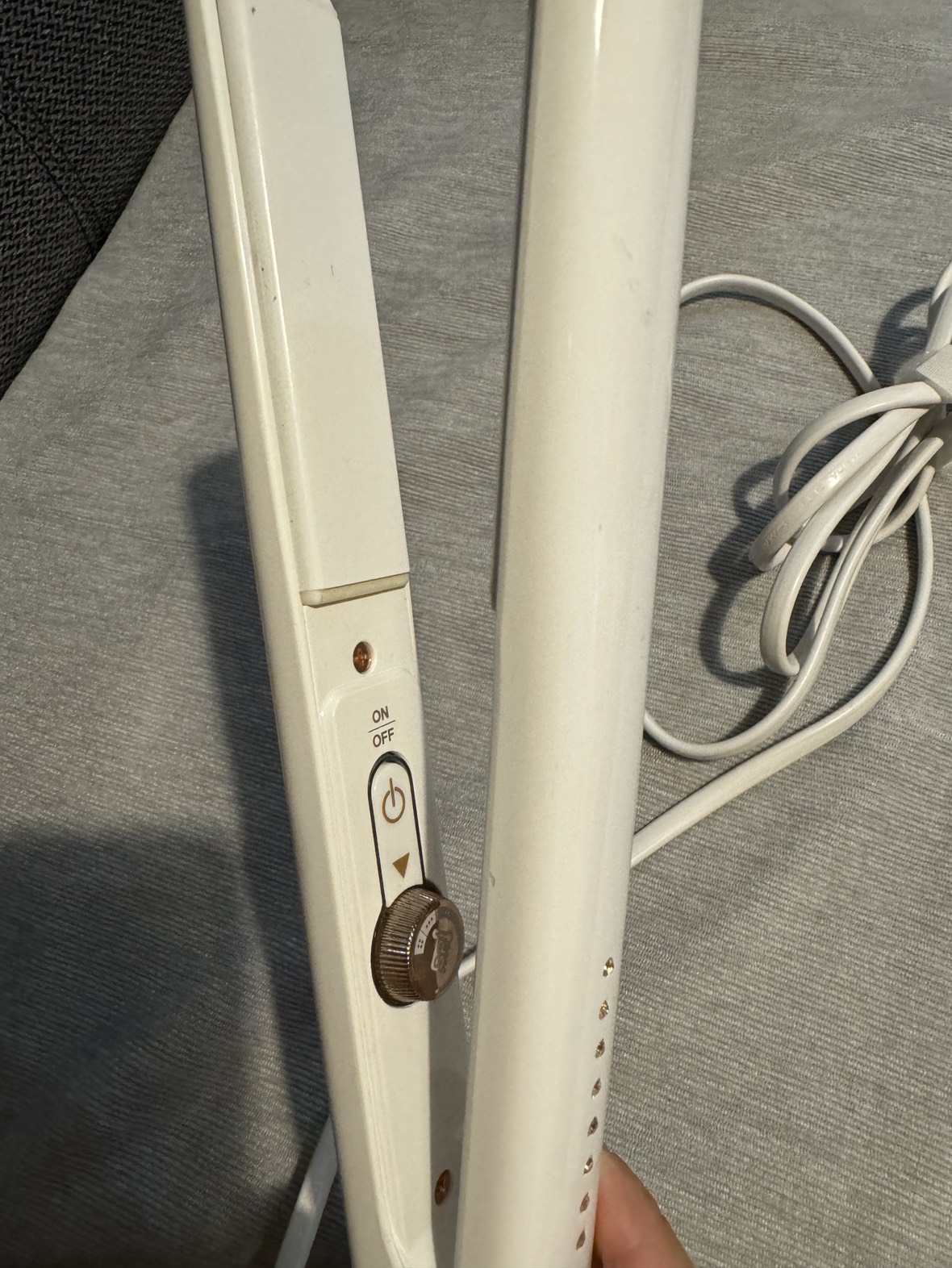 T3 Micro Single Pass Flat Iron Hair Straightener - photo 2