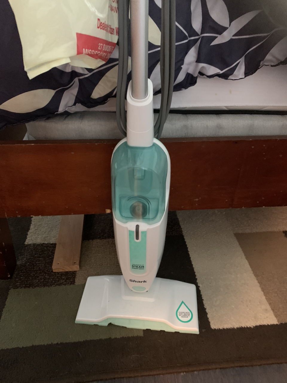 Floor steamer thumbnail
