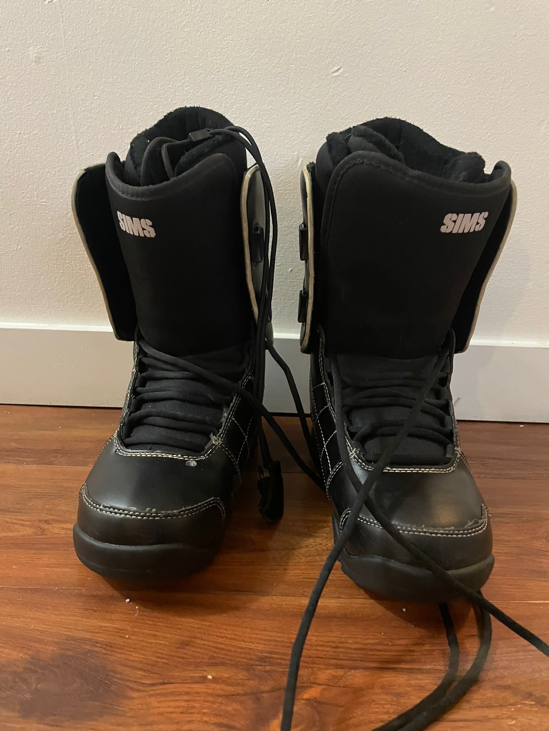 Snowboarding board, jacket & boots - photo 2