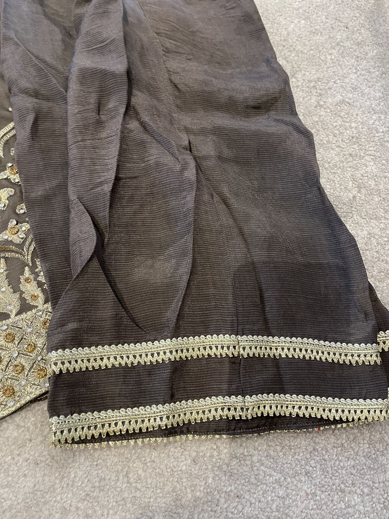 Pakistani shalwar kameez (medium size) image indicator(6)
