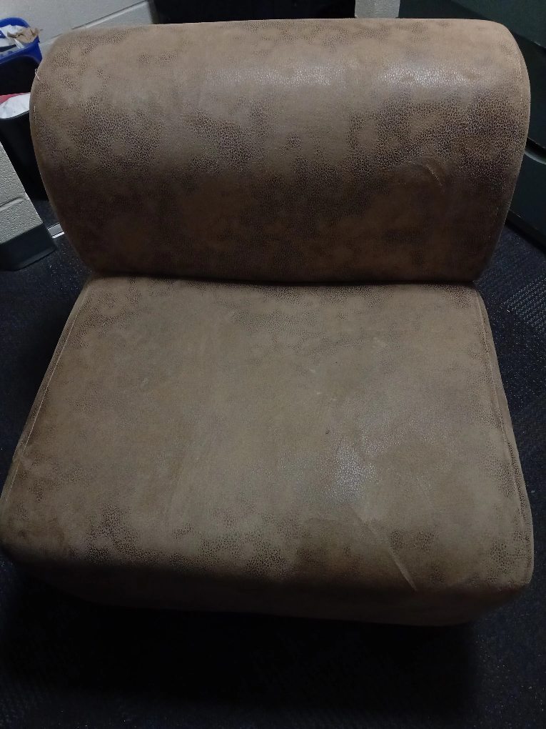 brown leather sofa🐓