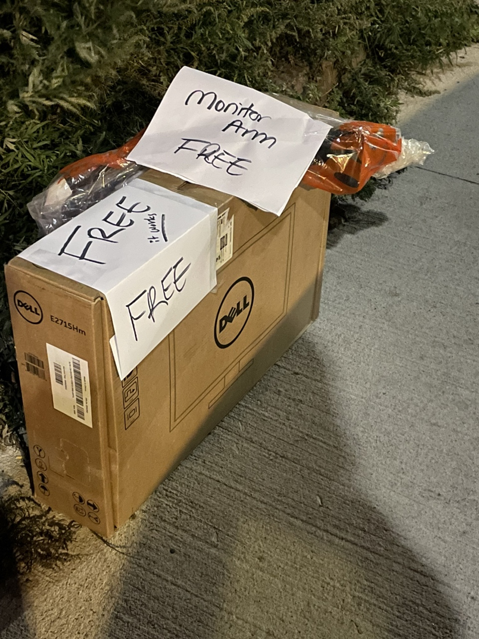 Dell monitor and monitor arm thumbnail