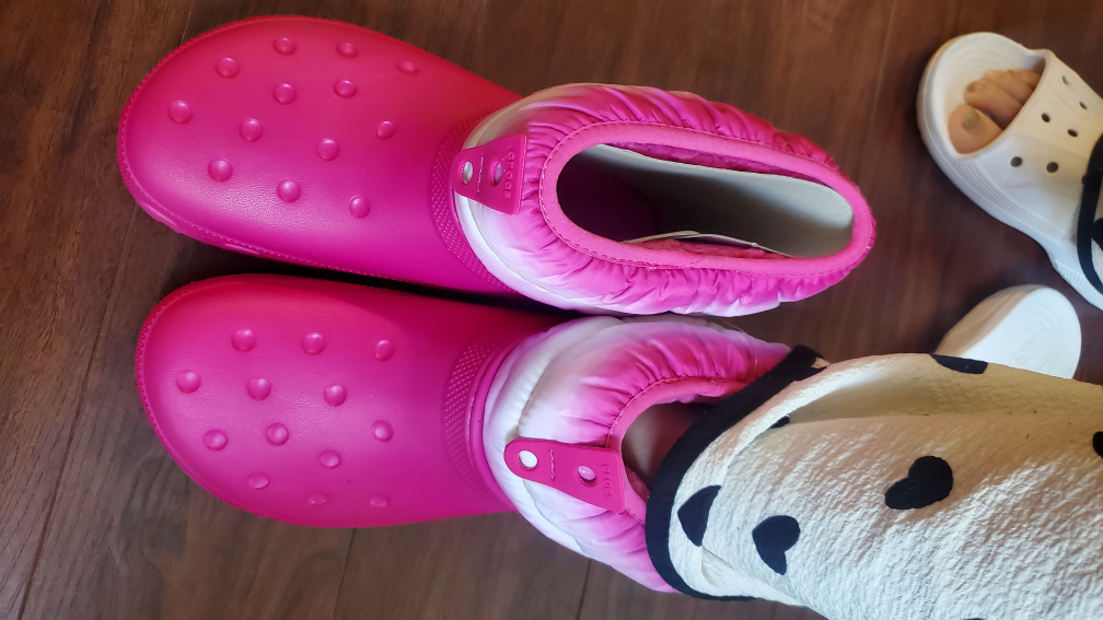 crocs neo puff boots