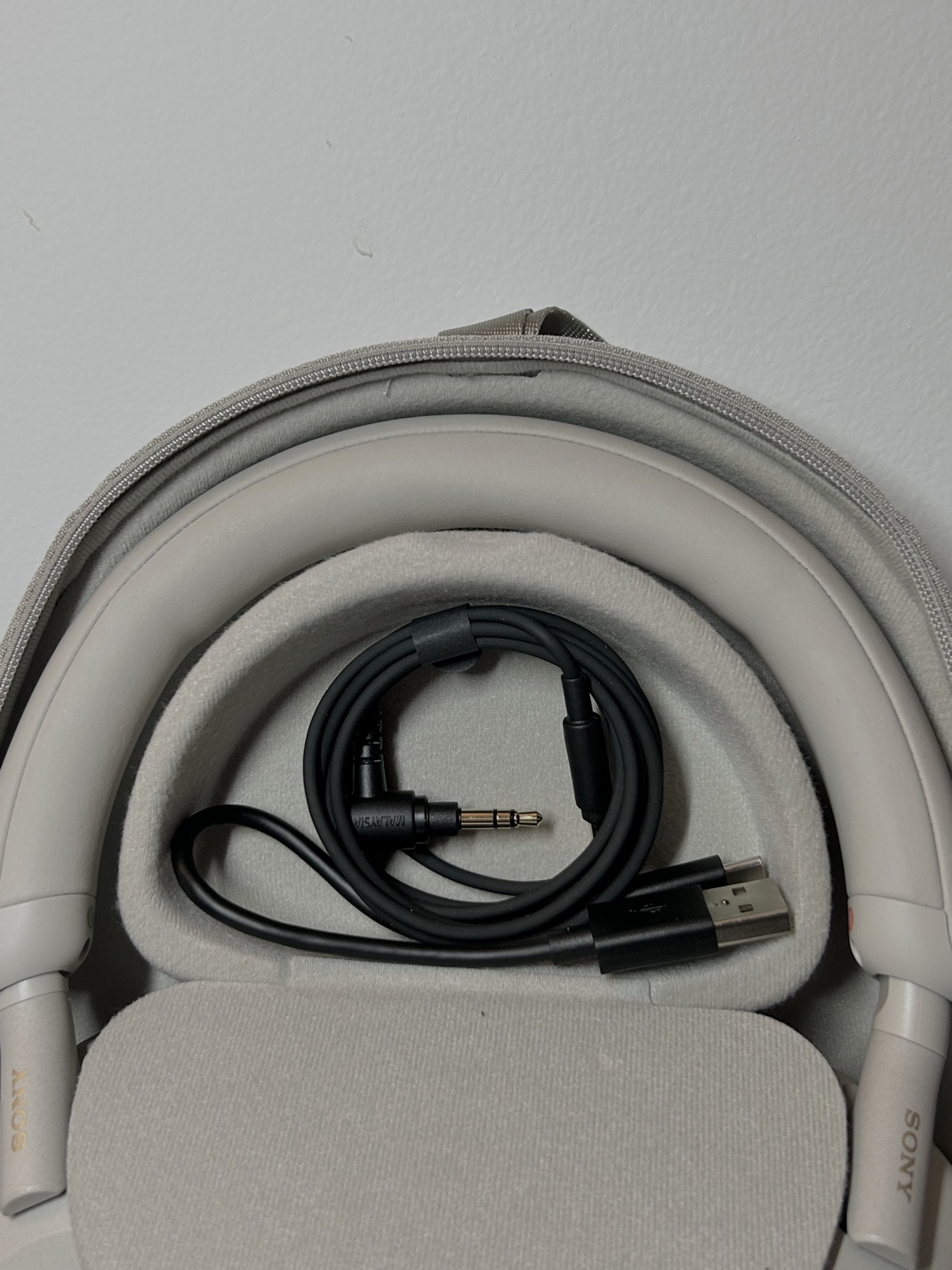 sony xm5 barely used - photo 4