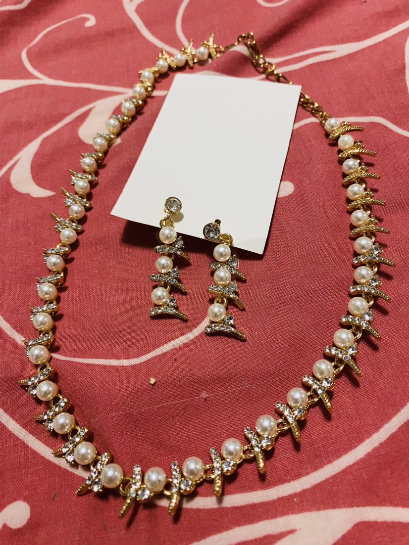 White Pearl earrings and necklace