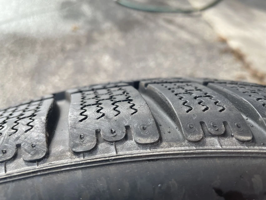 Mint Condition 4x Pirelli Snow Tires 245/35/R19 image indicator(3)