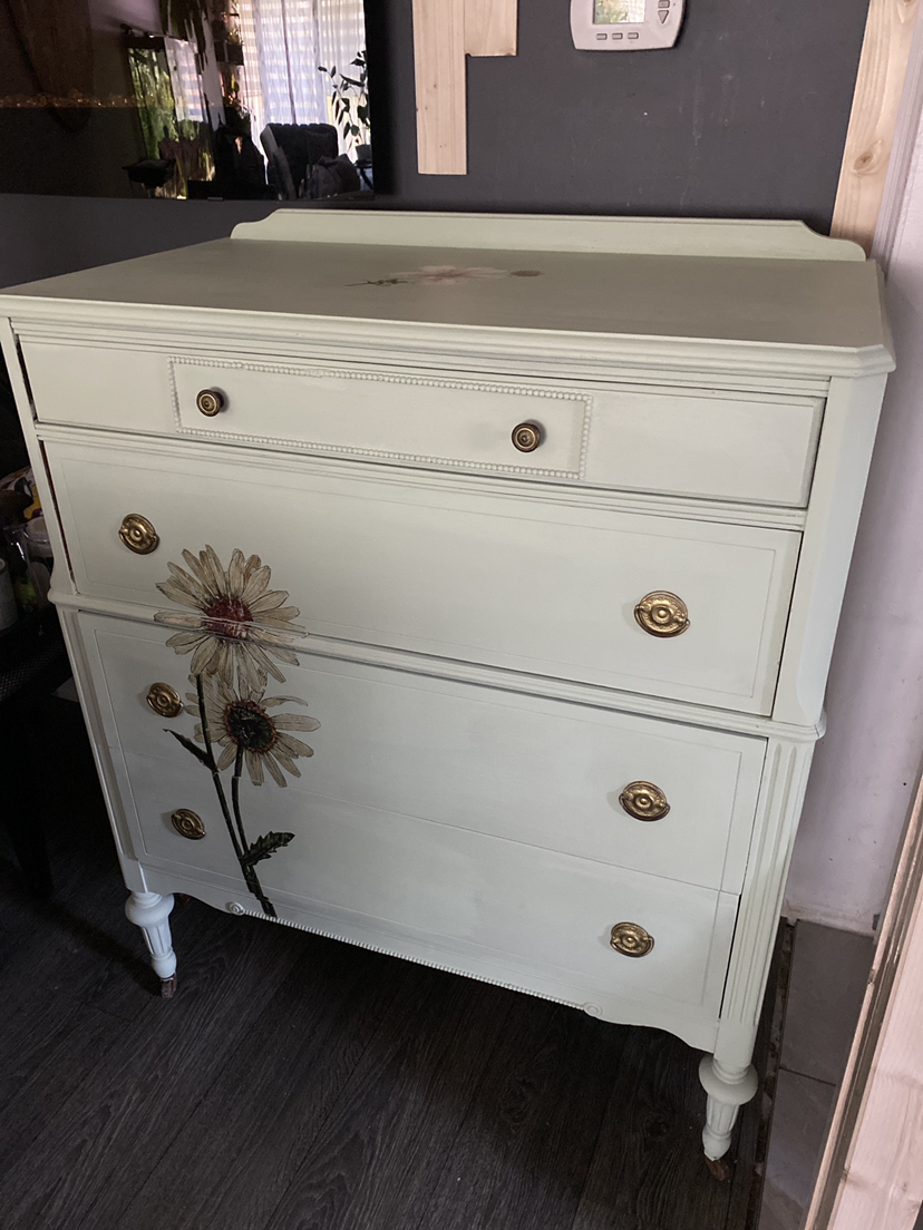 Dresser