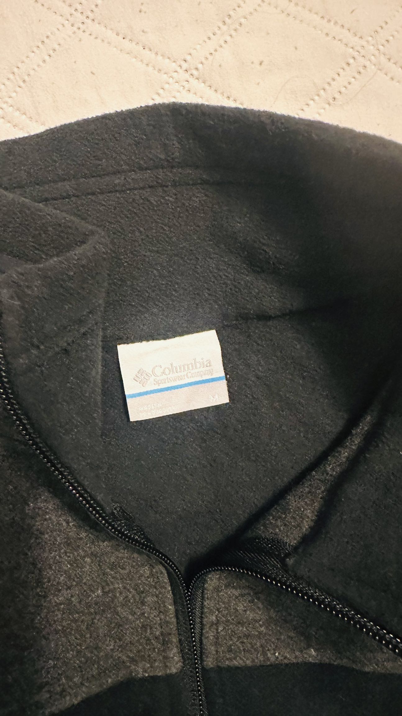 Sweaters, rain jacket - photo 3