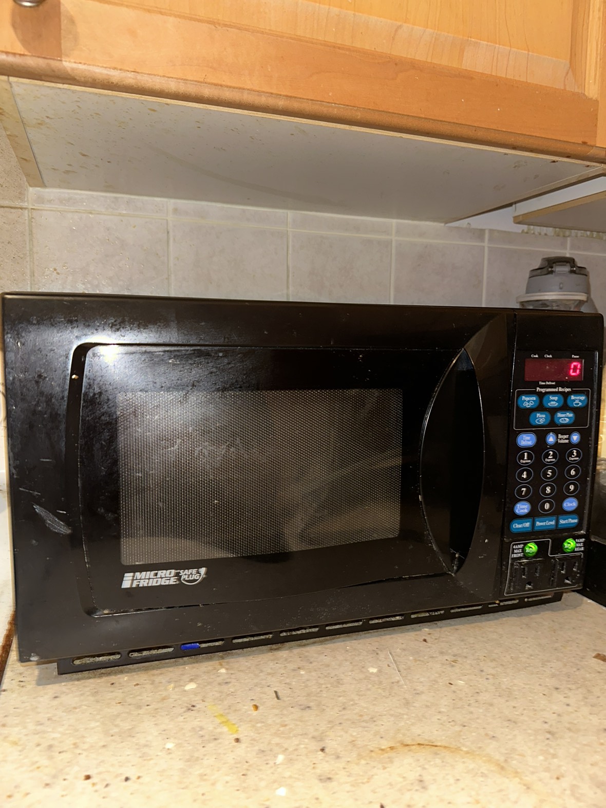 Moving out sale: Microwave